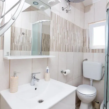 Apartment Labain *