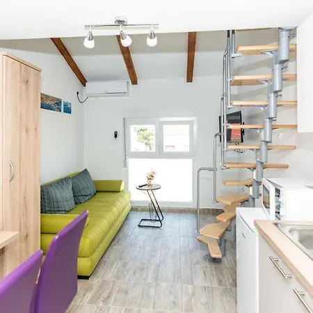 Apartment Labain