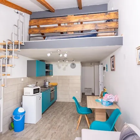 Labain Apartment