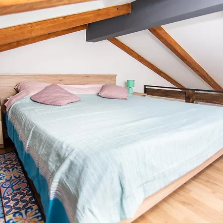 Labain Apartment *
