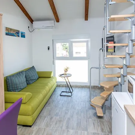 Apartment Labain Pag Town
